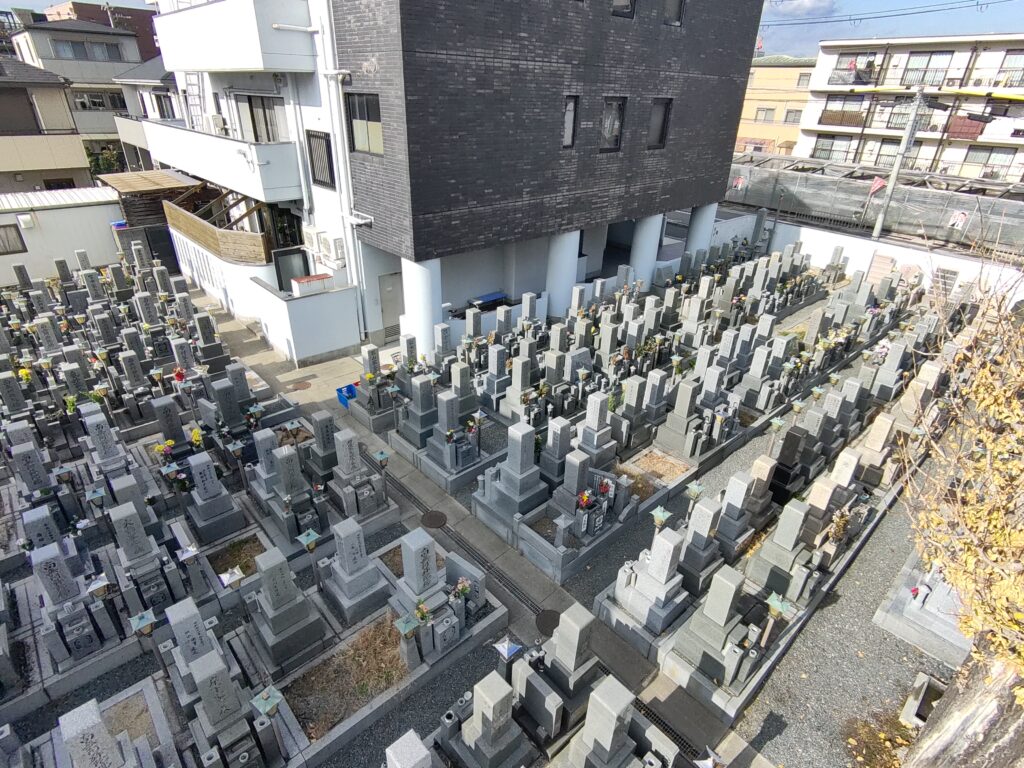 上空から見た正福寺の境内墓地