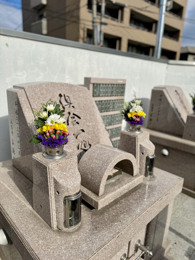 「倶会一処」と刻まれた正福寺の永代合葬墓